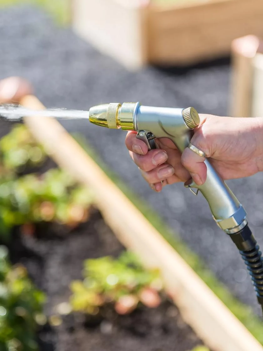 Gardener’s Lifetime Twist Deluxe Hose Nozzle - Image 3