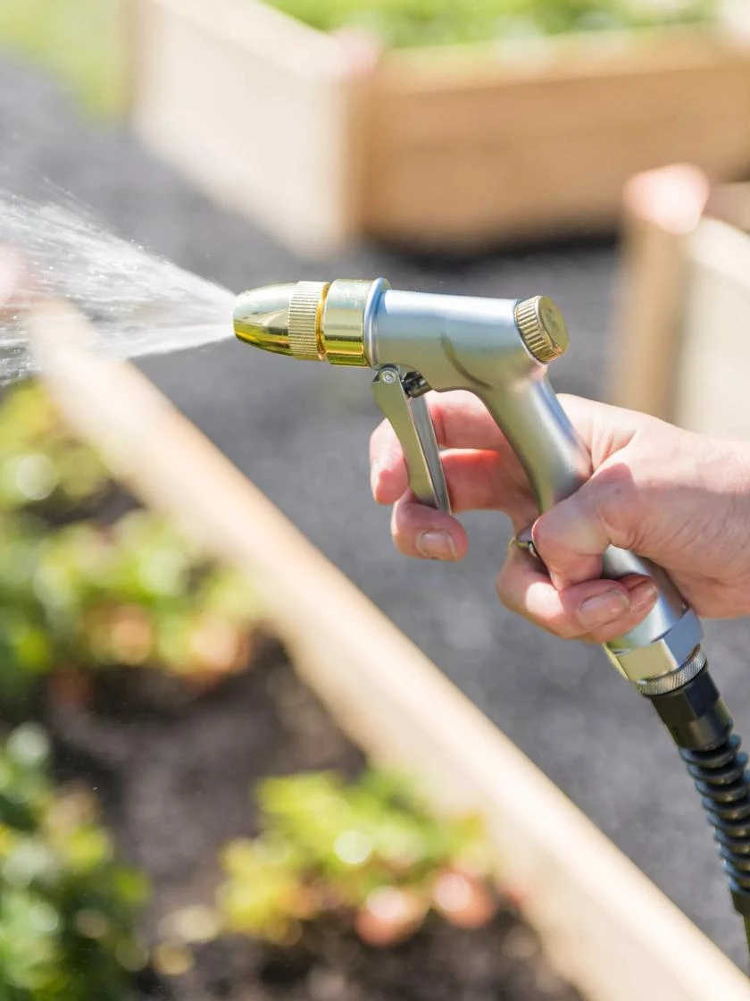 Gardener’s Lifetime Twist Deluxe Hose Nozzle - Image 2